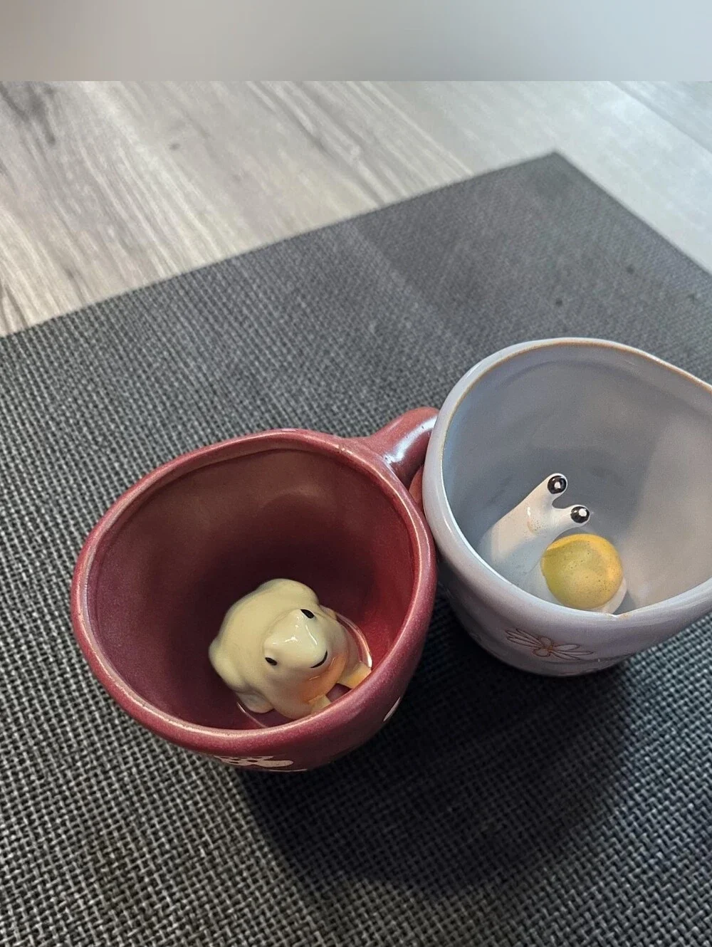 Urban Outfitters Peekaboo 3D Ceramic Mugs - Snail and Frog